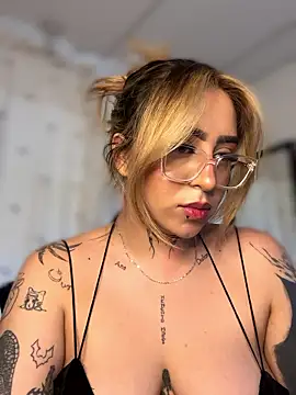 CarolQueen1_ webcam