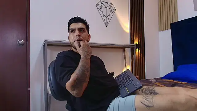 Kyro_Blaze webcam
