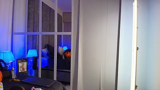 LycanMushu webcam