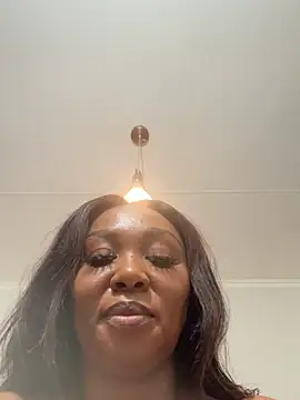 Bootyliciouse21X webcam