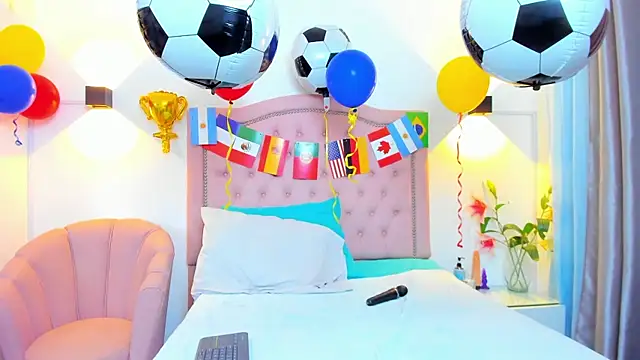 Paulynavera live sex cam