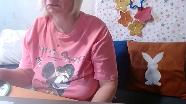 QueenLana webcam
