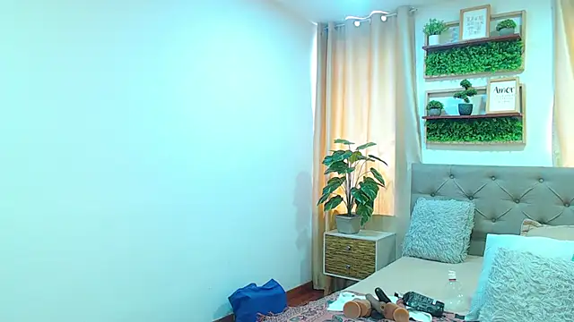 sasi_luna webcam
