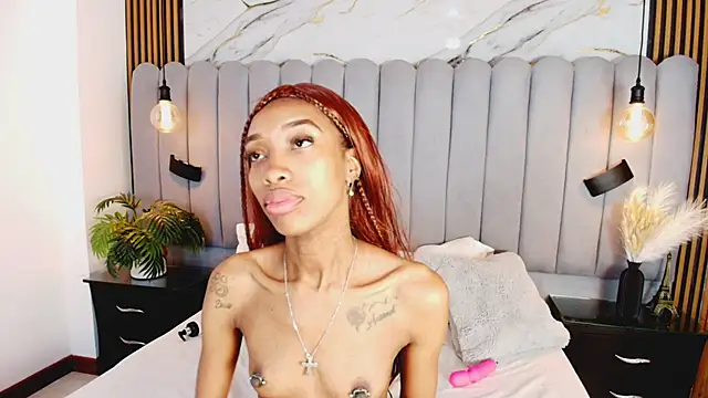 SCARLHETTBROWN webcam