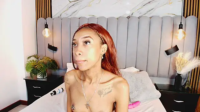 SCARLHETTBROWN webcam