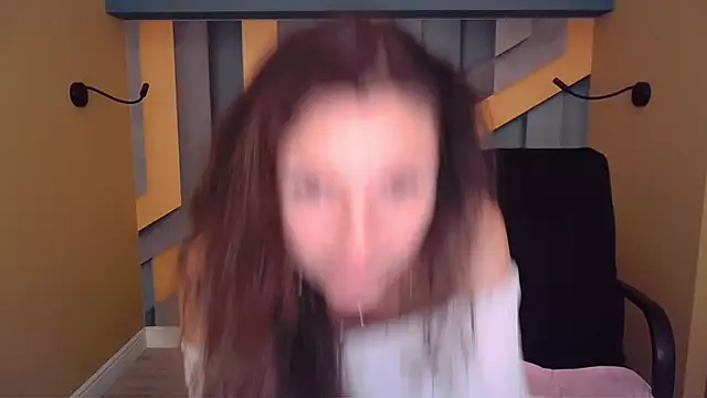EllaLong webcam
