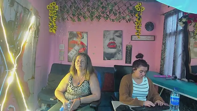 lesbiancuple webcam