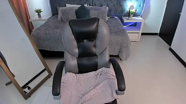 Blair_red_ webcam