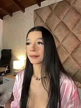 ChloeRosses live cam on StripChat