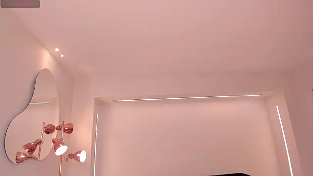 MilaLawrence live sex cam