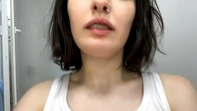 virusDoll webcam