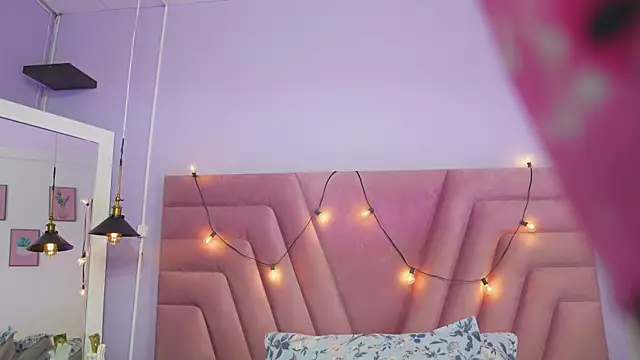 kinkylittlegirll webcam