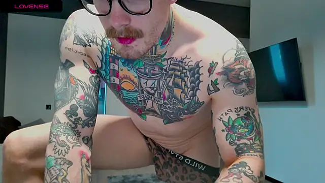 white_King9999 webcam