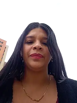 Layla-daring webcam