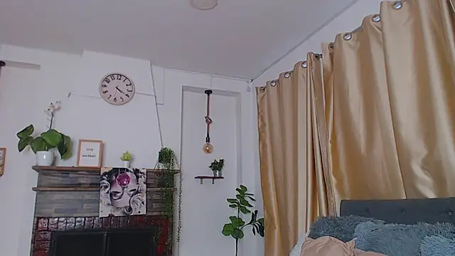 Emma_hassani webcam