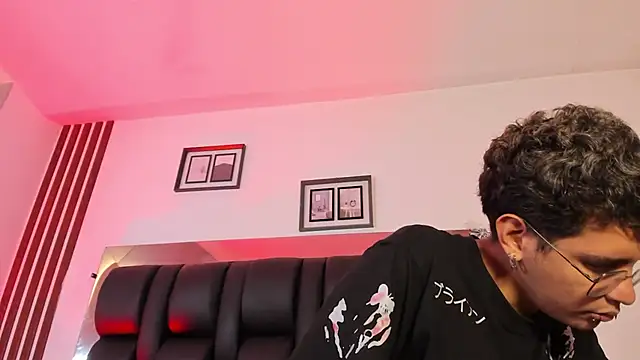 dalhia_and_hades webcam
