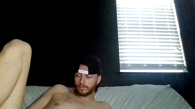 Cloudyydayzz webcam