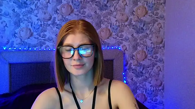 Juli_Ginger webcam