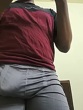 brownhydboi_afterdark webcam