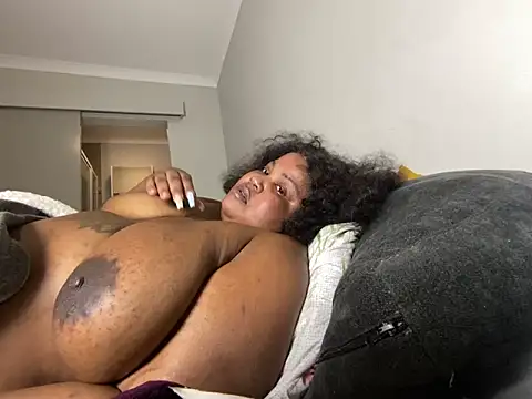 MissLola27 webcam