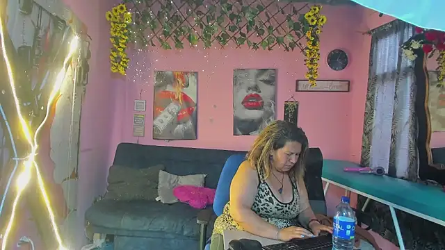 lesbiancuple