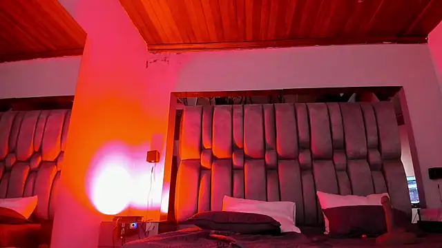NikkySmiith webcam