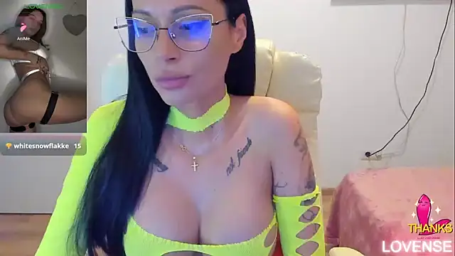 kissnicol32 webcam