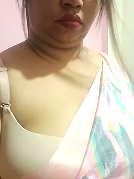 ravina_patil1 (F milf) - Kissing your lips