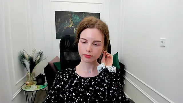 MileyWings webcam
