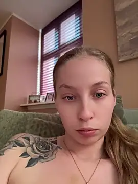 Mrs_Mr_007 webcam