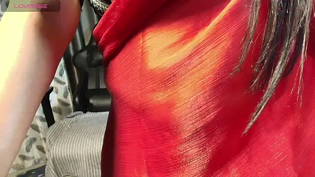 _lisha_ (F young) - Oil on boobs🍒