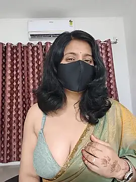 Cute-Maanvi webcam