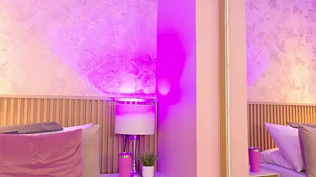 ValeriaMonet webcam