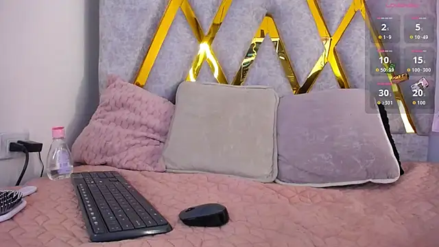 Lizza_Jones webcam