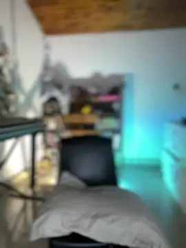 NikkiNix webcam