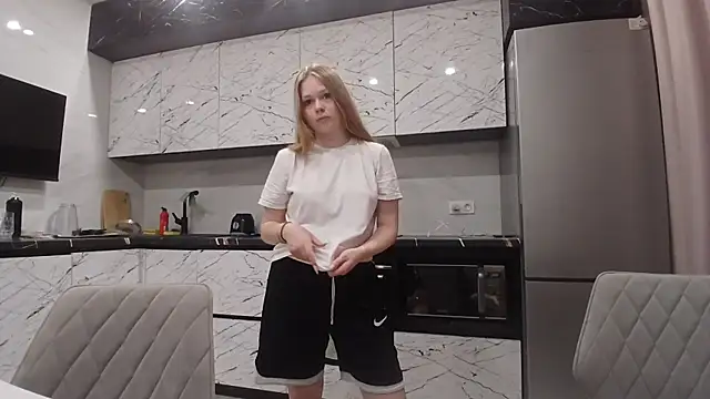 KarinaBestie webcam