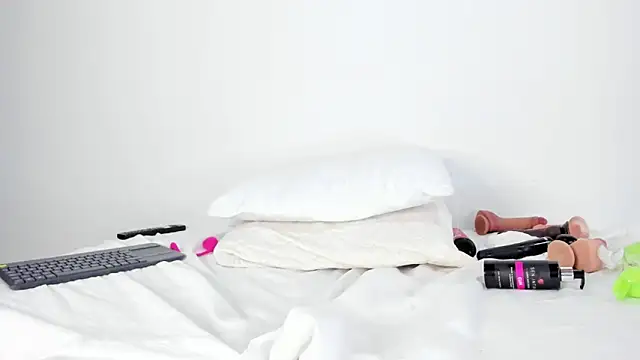 AgathaPember webcam