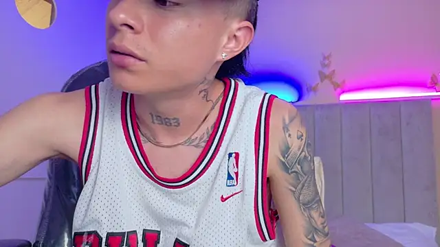 Nascary_Fox webcam