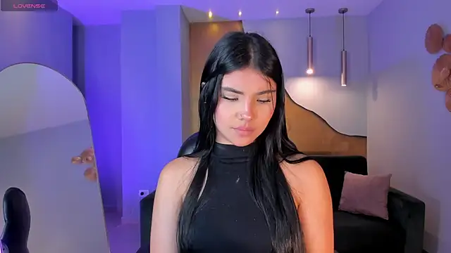 MiaLaurence