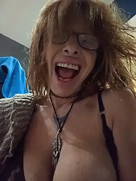 FrozenWaffle live cam on StripChat
