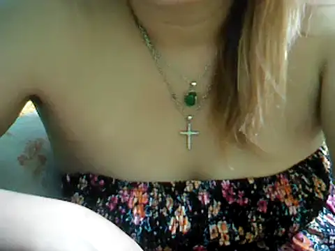 ashlylove25 live cam on StripChat