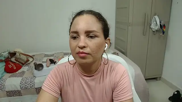 Agatha_browser live cam on StripChat