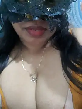 chubby_wife live cam on StripChat