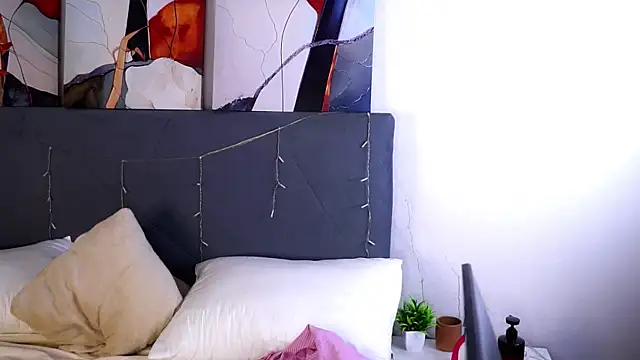NelleMihalko webcam