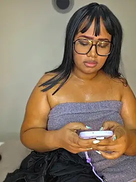 Belle_Brunette webcam