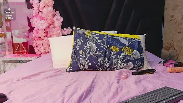 EbonyCoWorker webcam