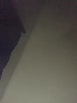 Creamy_bitchxxx live cam on StripChat