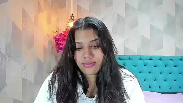 LindaBreeS webcam