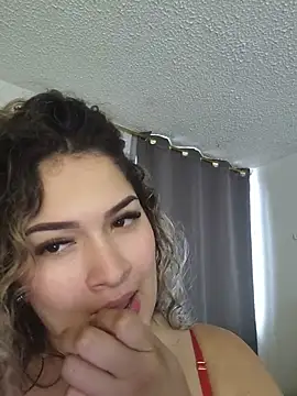 Sara_smiiith211 webcam