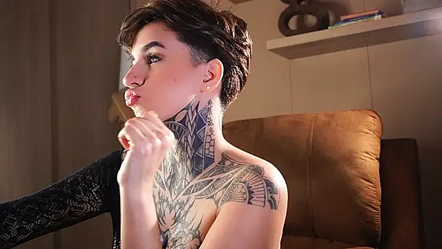 AliceShazaham_ webcam